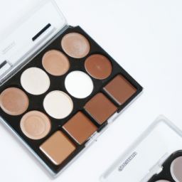 <strong>美容</strong>護(hù)膚的好處：眼部護(hù)理的重要性與注意事項(xiàng)